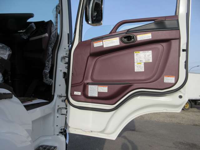 Mitsubishi Fuso Super Great 9