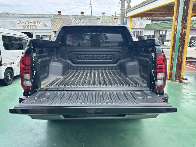 Mitsubishi Triton 12