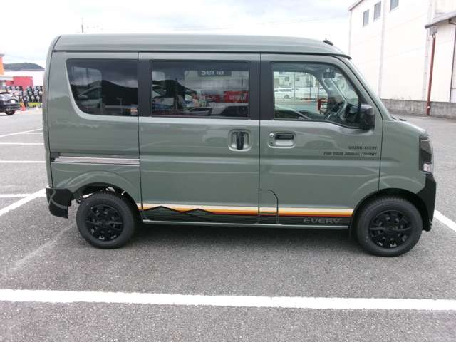 Suzuki Every 8