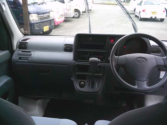 Daihatsu Hijet Cargo 12