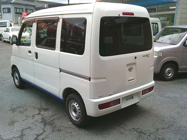 Daihatsu Hijet Cargo 6