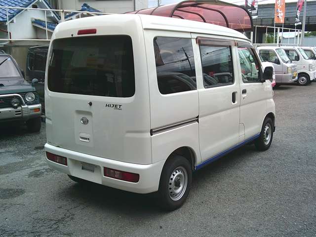 Daihatsu Hijet Cargo 8