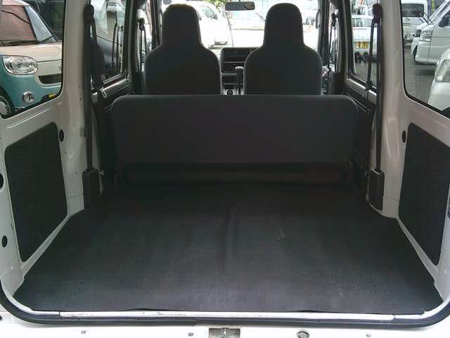 Daihatsu Hijet Cargo 9