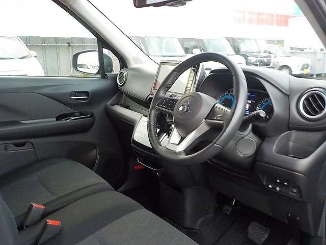 Mitsubishi eK X 12