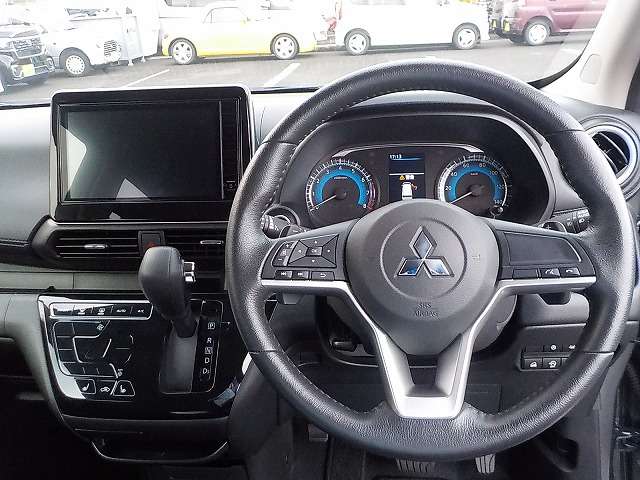 Mitsubishi eK X 13