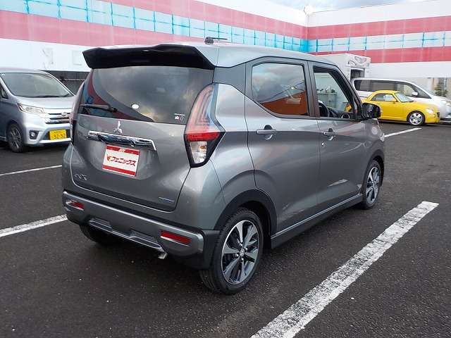 Mitsubishi eK X 8