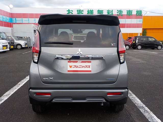 Mitsubishi eK X 9