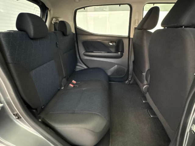 Mitsubishi eK X 12
