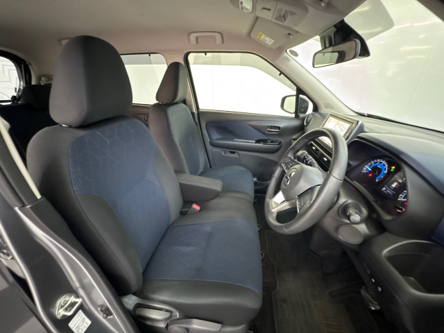 Mitsubishi eK X 10