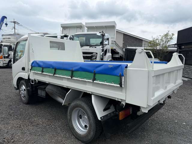 Hino Dutro 2