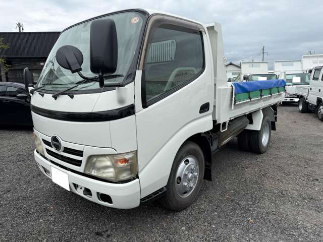 Hino Dutro 3