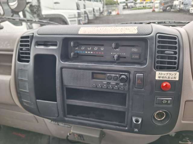 Hino Dutro 8