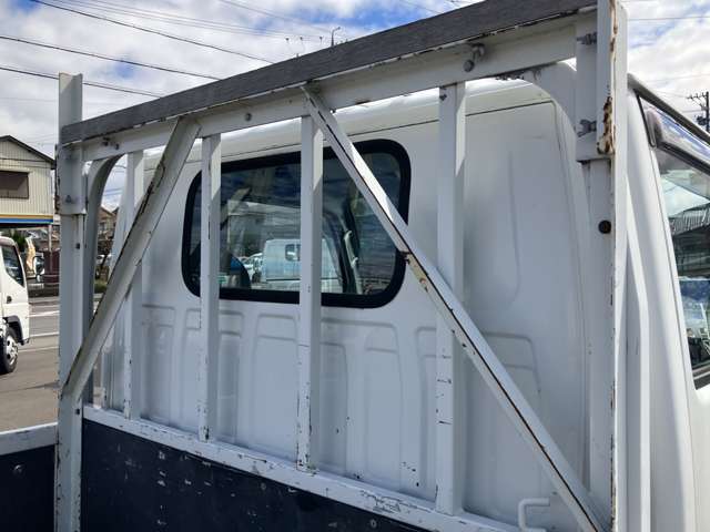 Isuzu Elf 12