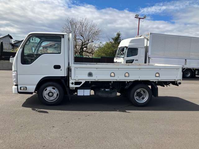 Isuzu Elf 7