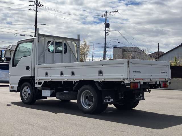 Isuzu Elf 8
