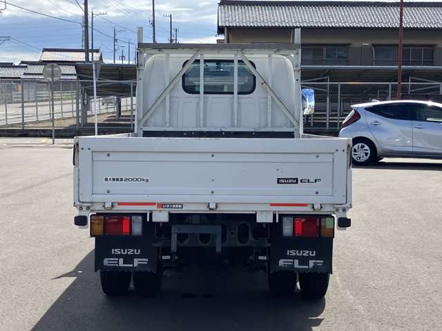 Isuzu Elf 9