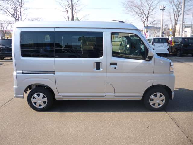 Daihatsu Hijet Cargo 8