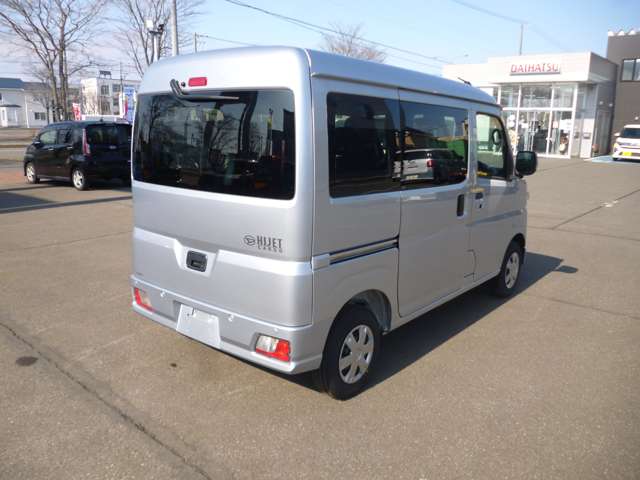 Daihatsu Hijet Cargo 9