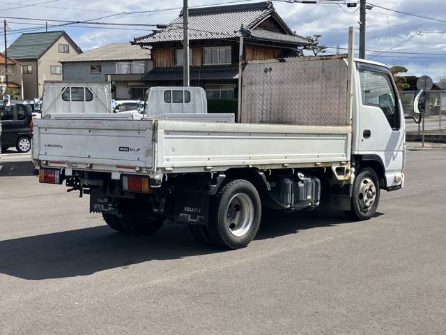 Isuzu Elf 4