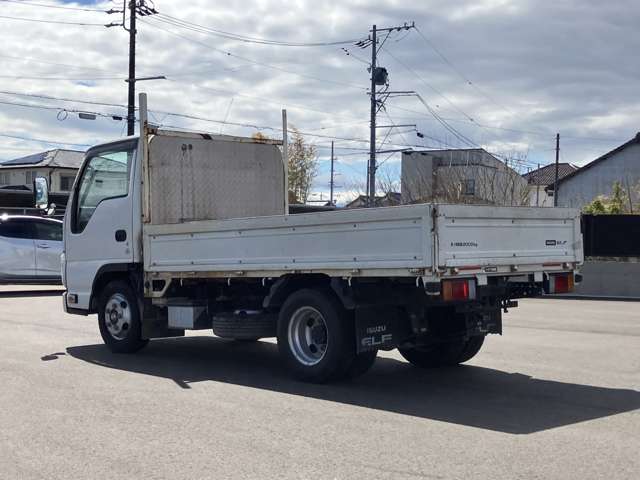 Isuzu Elf 8