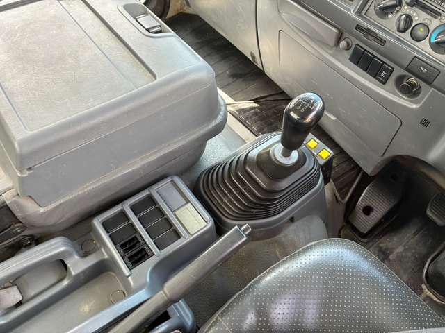 Isuzu Forward 11