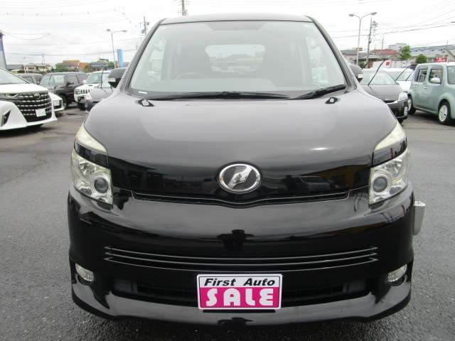Toyota Voxy 5
