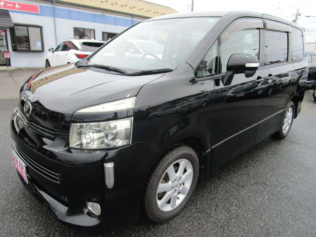 Toyota Voxy 6