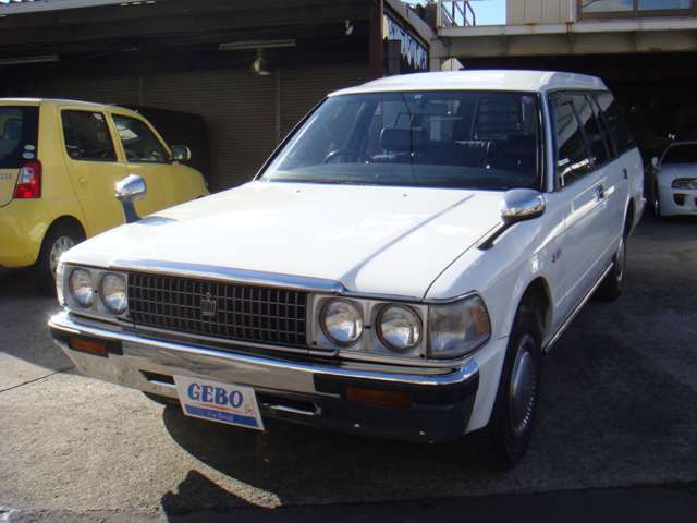 Toyota Crown Van 3