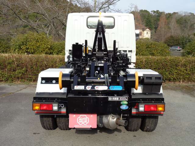 Mitsubishi Fuso Canter 7