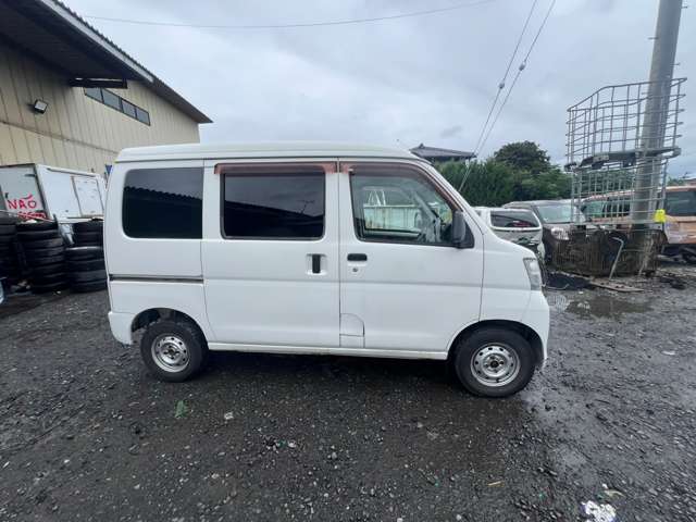 Daihatsu Hijet Cargo 3