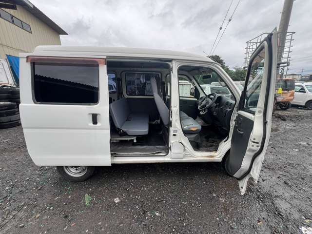Daihatsu Hijet Cargo 10