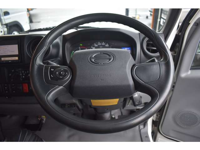 Hino Dutro 6