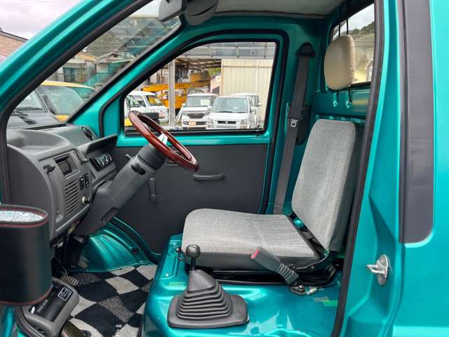 Daihatsu Midget II 5