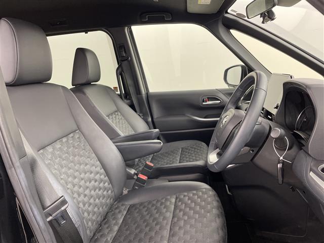 Toyota Voxy 12