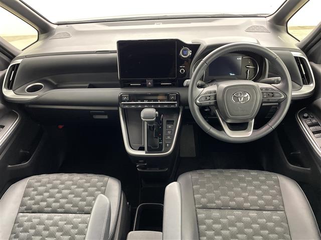 Toyota Voxy 5