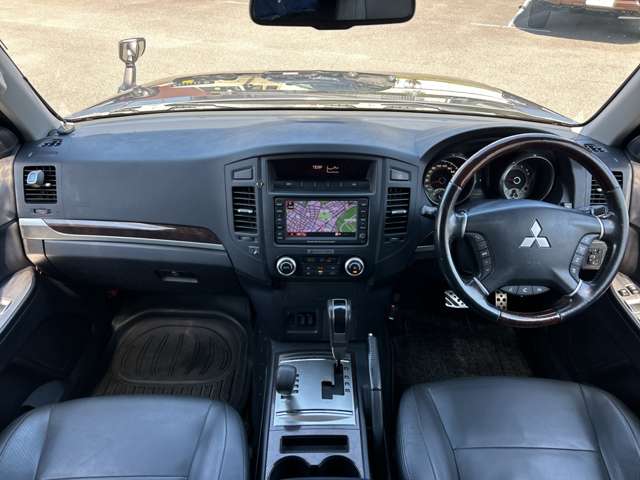 Mitsubishi Pajero 5