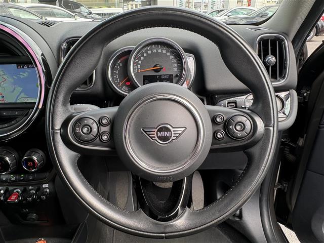 MINI Crossover 9