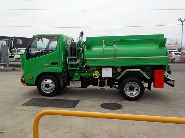 Hino Dutro 2
