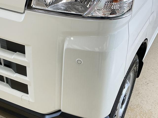 Daihatsu Hijet Cargo 6
