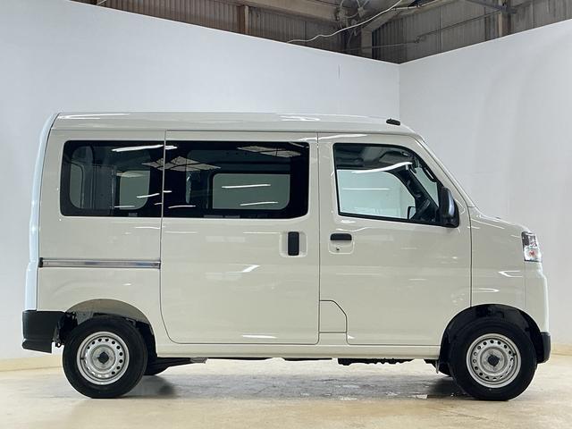 Daihatsu Hijet Cargo 10