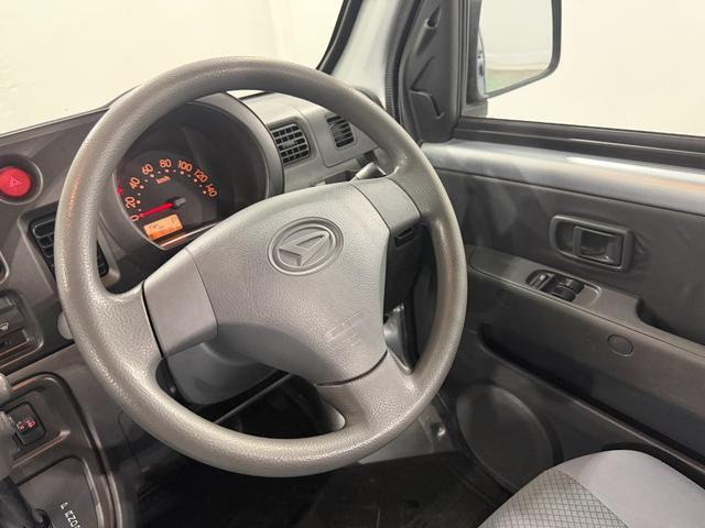 Daihatsu Hijet Deck Van 12