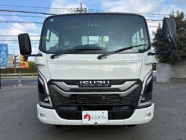 Isuzu Elf 2