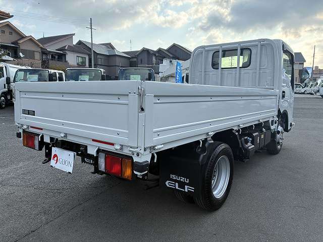 Isuzu Elf 6
