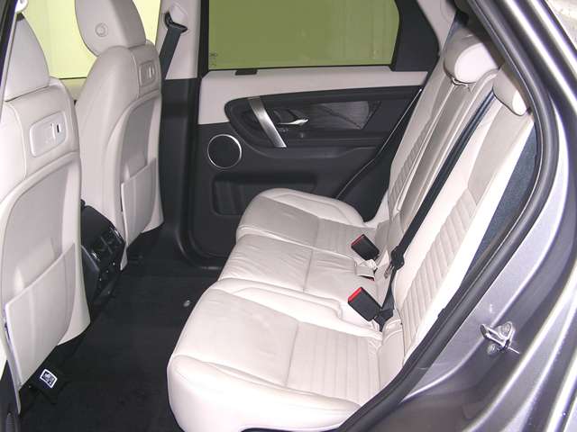 Land Rover Discovery Sport 12
