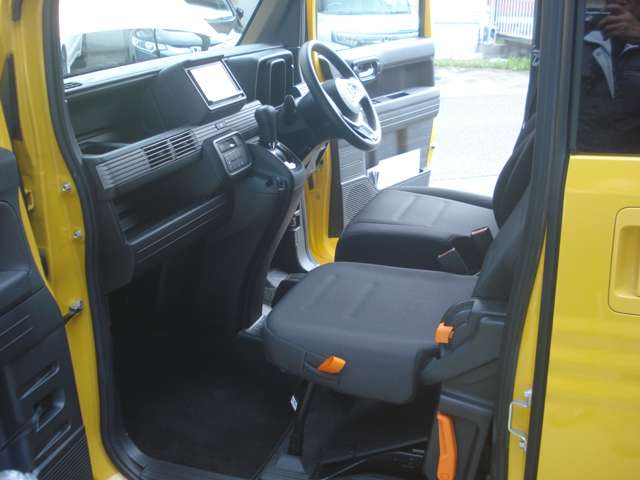Honda N-VAN 11