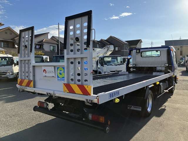Hino Dutro 9