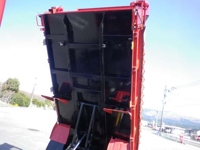 Mitsubishi Fuso Canter 8