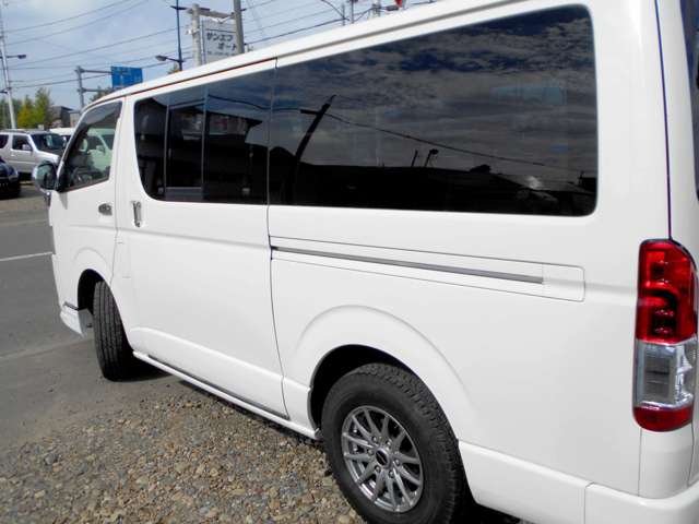 Toyota Regius Ace 11