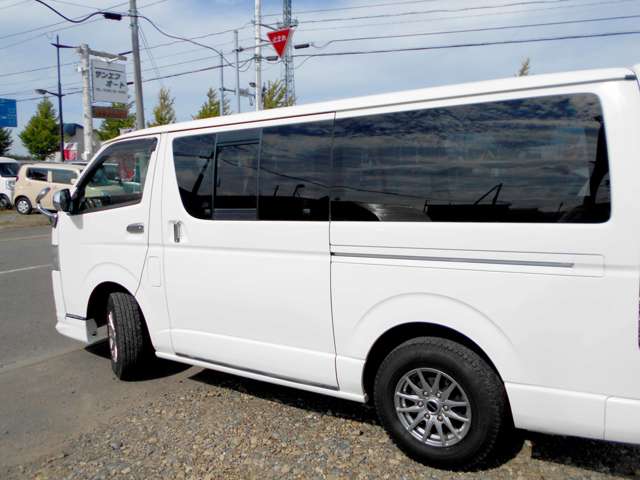 Toyota Regius Ace 12