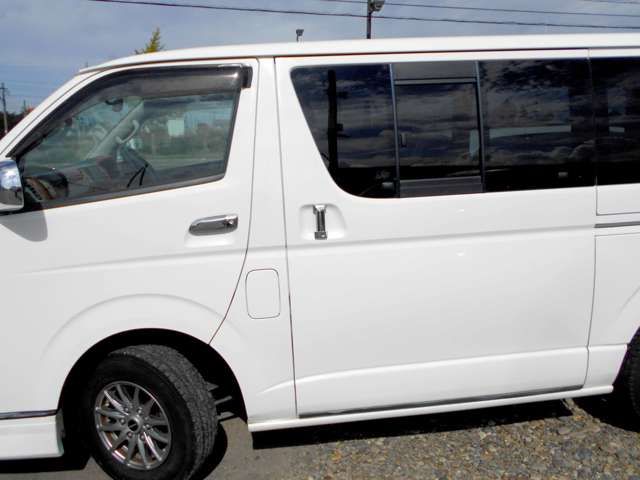 Toyota Regius Ace 6